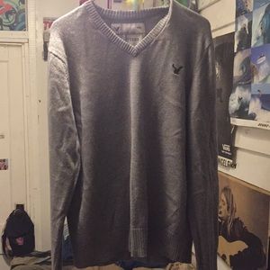 AEO Mens Grey Heather Solid V-Neck Sweater